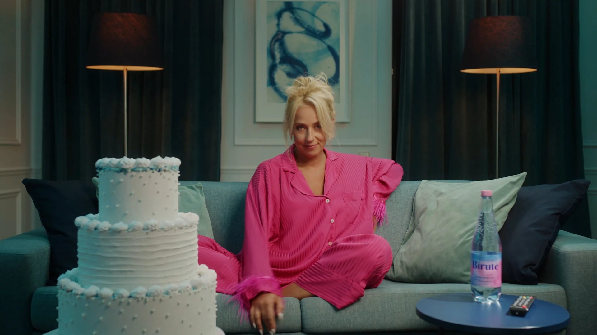 Birutė reklamos kadras.
